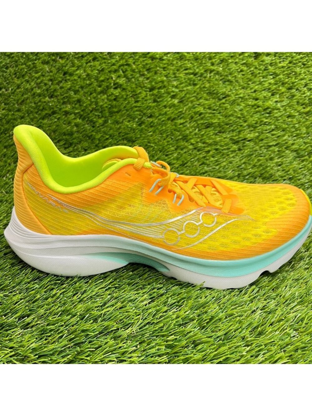 Saucony Kinvara 16 Womens Size 8 Yellow Orange Athletic Running Shoes Sneakers